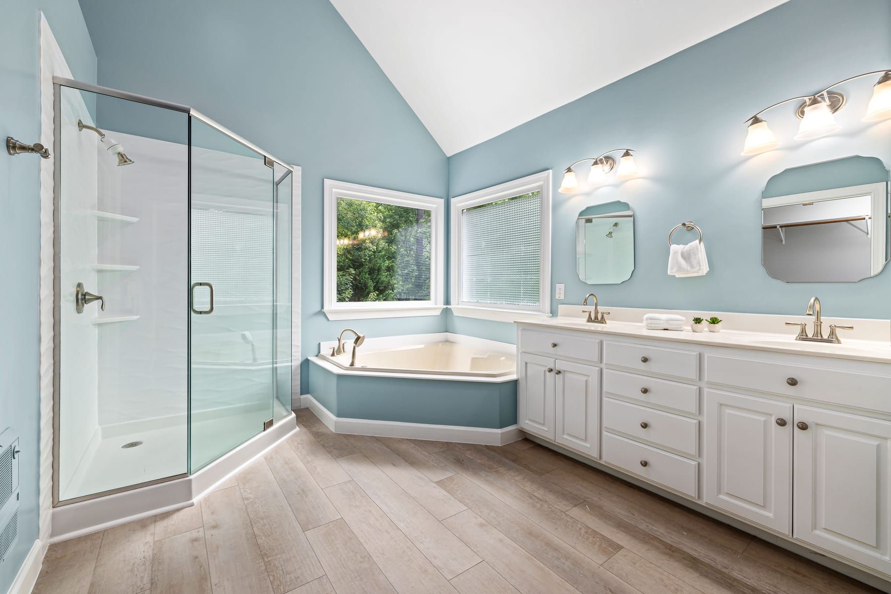 Minimalist Bathroom Interior Design